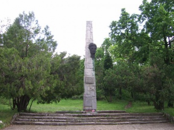 Penyo Penev memorial park