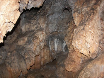 Σπηλιές κοντά στο χωριό Kremen